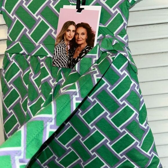 Sold out DVF 4 Target 🎯 Faux Wrap Dress 👗w/Comfy Bottoms Designer🧑🎨Cute 🥰 - Picture 10 of 17